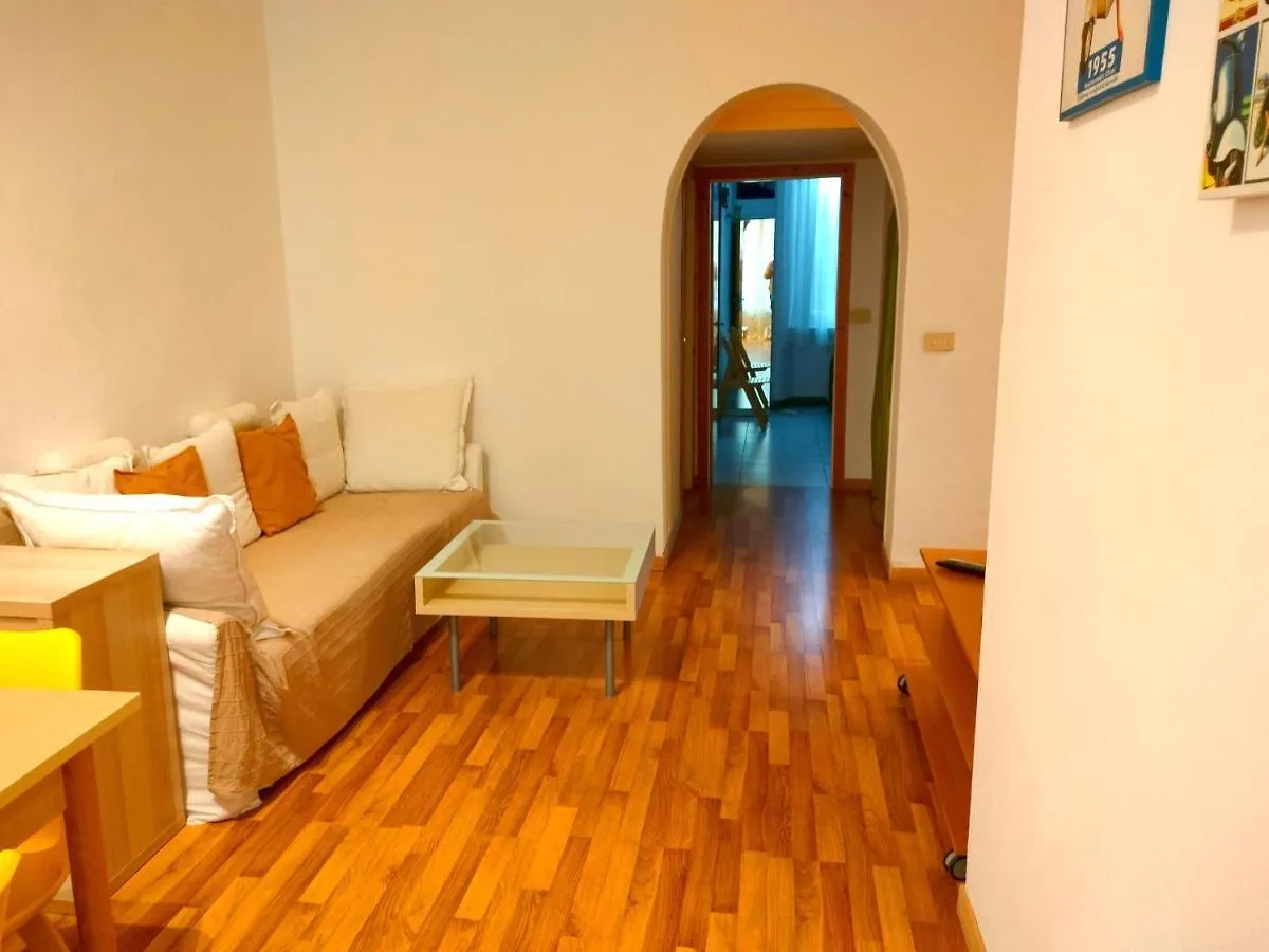 Love 4 Home @ Porta Romana Milán 0*,